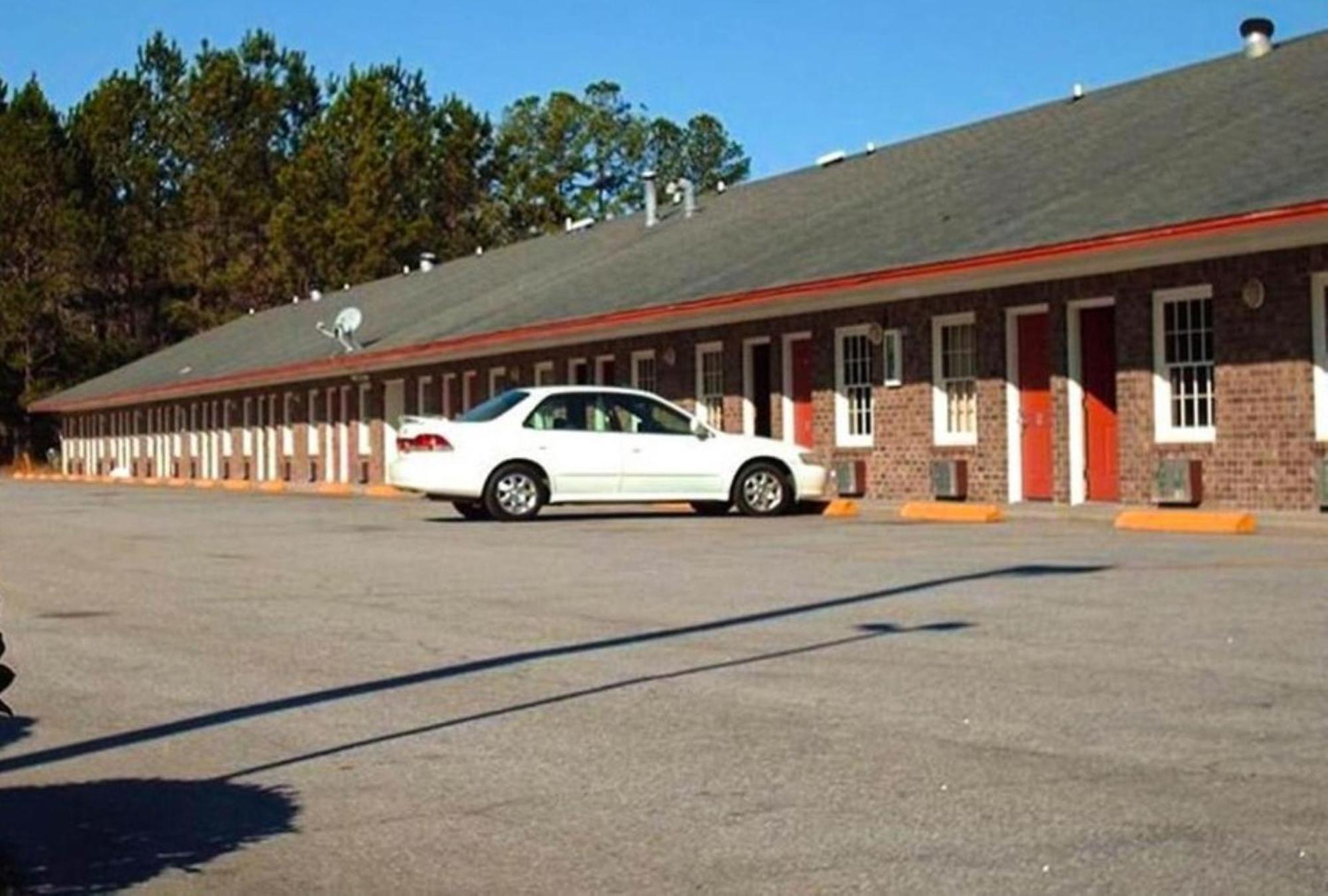 Oyo Hotel Ridgeland East Экстерьер фото